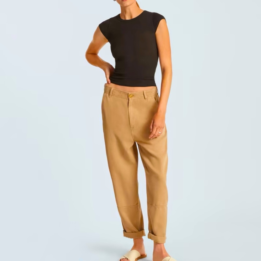 Everlane The Chino Pant in buttersoft.